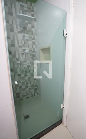 Apartamento à venda com 50m², 2 quartos e 1 vaga Apartamento à venda com 50m², 2 quartos e 1 vagaBanheiro