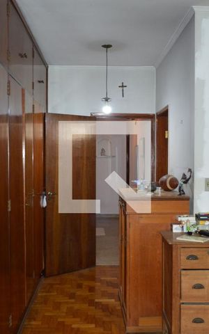 Casa à venda com 423m², 4 quartos e 6 vagasSuíte