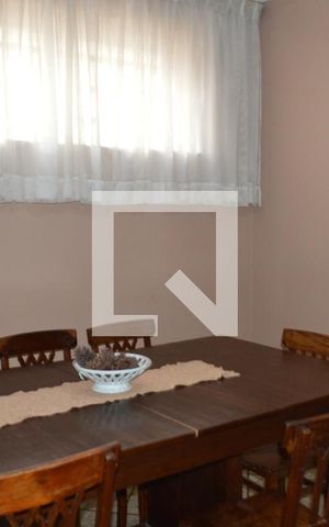 Casa à venda com 423m², 4 quartos e 6 vagasCopa