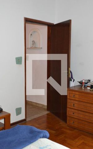 Casa à venda com 423m², 4 quartos e 6 vagasQuarto 2