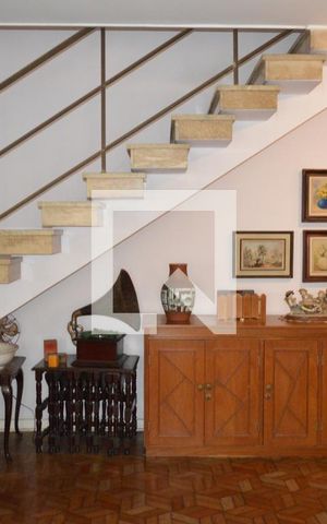 Casa à venda com 423m², 4 quartos e 6 vagasSala de Jantar