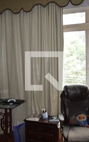 Casa à venda com 423m², 4 quartos e 6 vagasSuíte