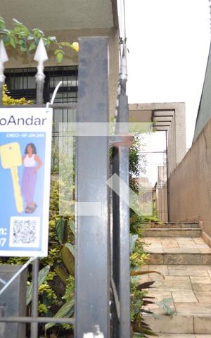 Casa à venda com 423m², 4 quartos e 6 vagasFachada