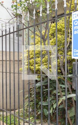 Casa à venda com 423m², 4 quartos e 6 vagasFachada