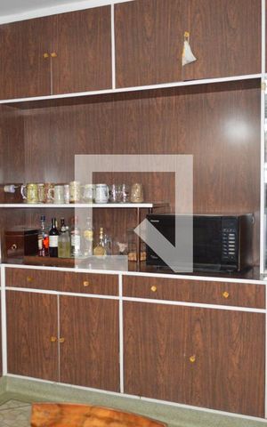Casa à venda com 423m², 4 quartos e 6 vagasCopa