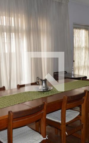 Casa à venda com 423m², 4 quartos e 6 vagasSala de Jantar