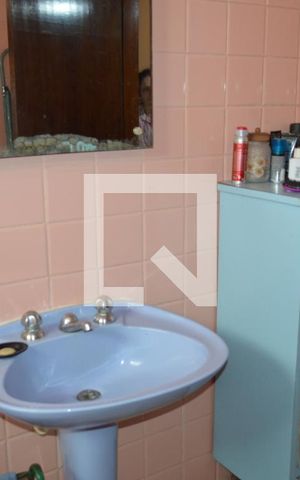 Casa à venda com 423m², 4 quartos e 6 vagasBanheiro da Suíte