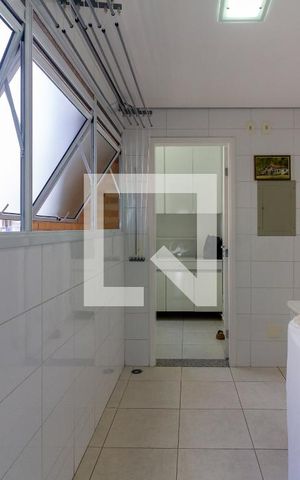 Apartamento à venda com 158m², 3 quartos e 4 vagas Apartamento à venda com 158m², 3 quartos e 4 vagasÁrea de Serviço