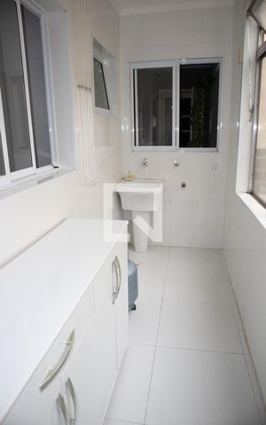 Apartamento à venda com 72m², 2 quartos e 1 vagaÁrea de Serviço