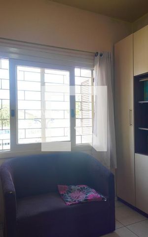 Casa à venda com 210m², 2 quartos e 4 vagas Casa à venda com 210m², 2 quartos e 4 vagasEscritório
