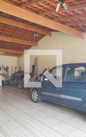 Casa à venda com 210m², 2 quartos e 4 vagas Casa à venda com 210m², 2 quartos e 4 vagasGaragem