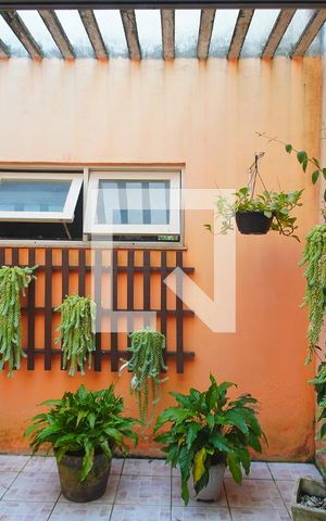 Casa à venda com 210m², 2 quartos e 4 vagas Casa à venda com 210m², 2 quartos e 4 vagasÁrea externa