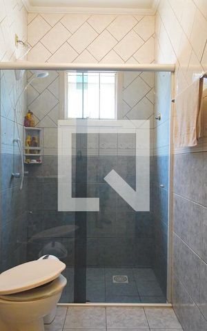 Casa à venda com 210m², 2 quartos e 4 vagas Casa à venda com 210m², 2 quartos e 4 vagasBanheiro