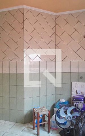Casa à venda com 210m², 2 quartos e 4 vagas Casa à venda com 210m², 2 quartos e 4 vagasBanheiro da Suíte