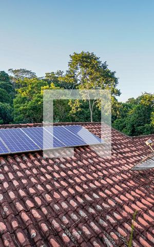 Casa à venda com 380m², 4 quartos e 2 vagas Casa à venda com 380m², 4 quartos e 2 vagasPlaca solar