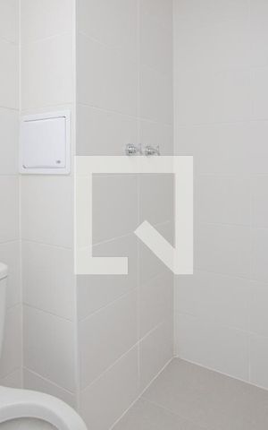 Studio para alugar com 30m², 1 quarto e sem vaga Studio para alugar com 30m², 1 quarto e sem vagaBanheiro