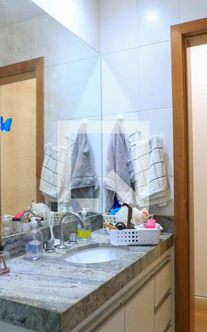 Apartamento à venda com 207m², 3 quartos e 3 vagas Apartamento à venda com 207m², 3 quartos e 3 vagasBanheiro 1