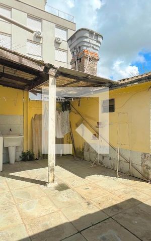 Casa à venda com 110m², 3 quartos e 7 vagas Casa à venda com 110m², 3 quartos e 7 vagasÁrea de Serviço