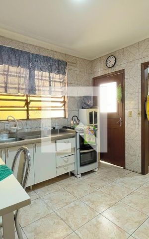 Casa à venda com 110m², 3 quartos e 7 vagas Casa à venda com 110m², 3 quartos e 7 vagasCozinha