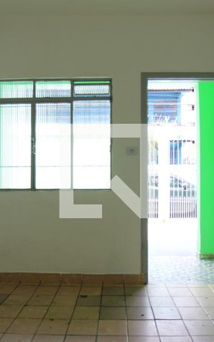 Casa para alugar com 150m², 3 quartos e 2 vagasSala