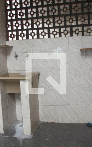 Casa para alugar com 60m², 1 quarto e sem vagaÁrea de Serviço