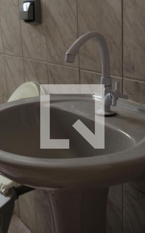 Casa para alugar com 60m², 1 quarto e sem vagaBanheiro