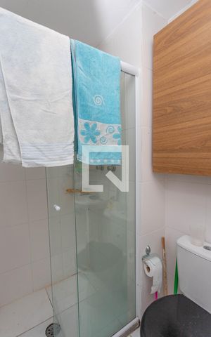 Apartamento à venda com 44m², 2 quartos e 1 vaga Apartamento à venda com 44m², 2 quartos e 1 vagaBanheiro