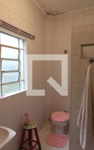 Apartamento à venda com 45m², 2 quartos e sem vagaBanheiro