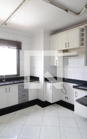 Apartamento para alugar com 240m², 3 quartos e 3 vagasCozinha 