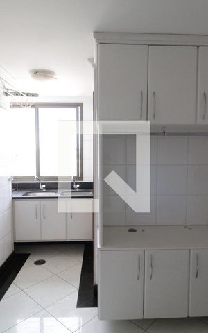 Apartamento para alugar com 240m², 3 quartos e 3 vagasÁrea de serviço 
