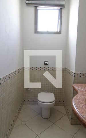 Apartamento para alugar com 240m², 3 quartos e 3 vagasBanheiro Social 