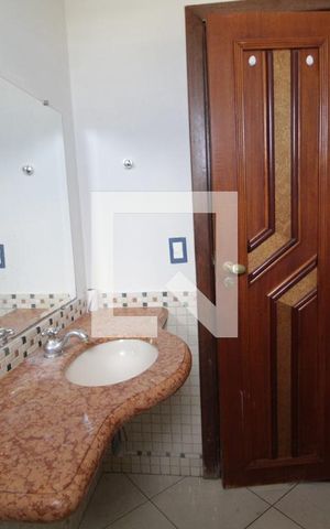 Apartamento para alugar com 240m², 3 quartos e 3 vagasBanheiro Social 