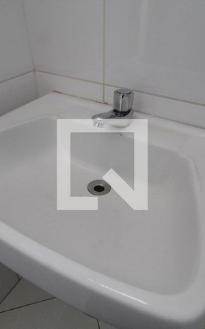 Apartamento para alugar com 240m², 3 quartos e 3 vagasBanheiro de serviço 