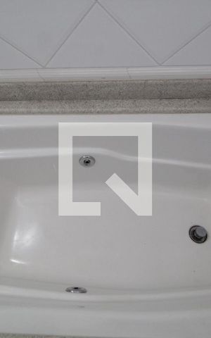 Apartamento para alugar com 240m², 3 quartos e 3 vagasBanheiro do Quarto 3