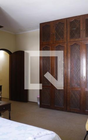 Casa para alugar com 200m², 4 quartos e 3 vagasSuíte
