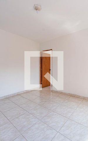 Casa para alugar com 49m², 2 quartos e sem vaga Casa para alugar com 49m², 2 quartos e sem vagaSala