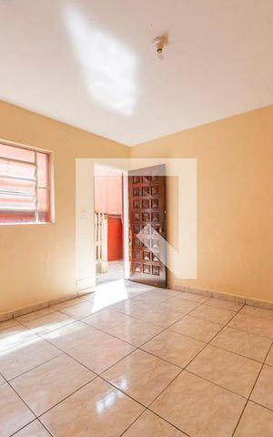Casa para alugar com 49m², 1 quarto e sem vaga Casa para alugar com 49m², 1 quarto e sem vagaSala
