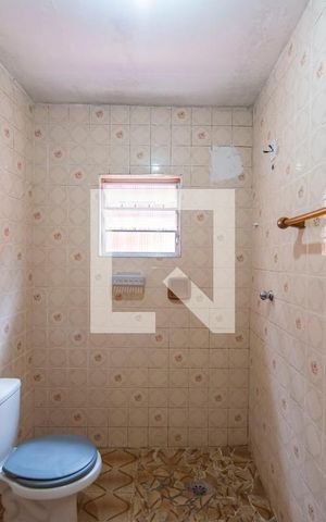 Casa para alugar com 49m², 1 quarto e sem vaga Casa para alugar com 49m², 1 quarto e sem vagaBanheiro