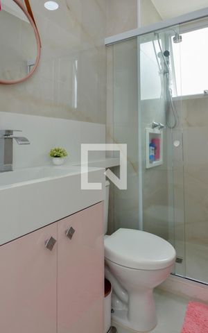 Apartamento à venda com 43m², 2 quartos e 1 vaga Apartamento à venda com 43m², 2 quartos e 1 vagaBanheiro