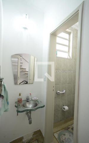 Casa à venda com 215m², 3 quartos e 2 vagasLavabo