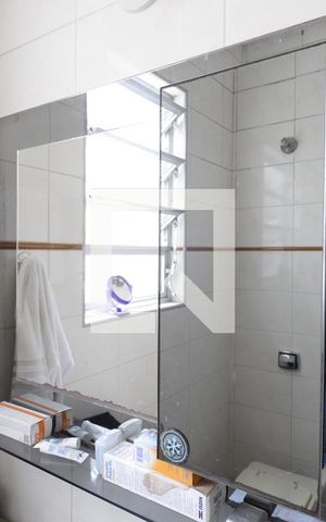 Casa à venda com 215m², 3 quartos e 2 vagasBanheiro