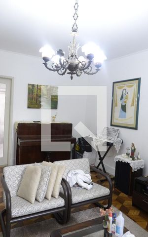 Casa à venda com 215m², 3 quartos e 2 vagasSala