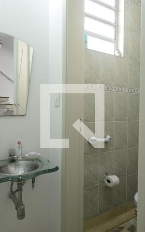 Casa à venda com 215m², 3 quartos e 2 vagasLavabo