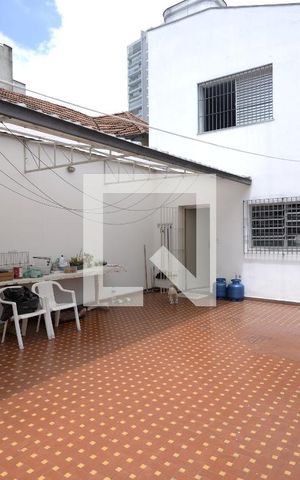 Casa à venda com 215m², 3 quartos e 2 vagasQuintal