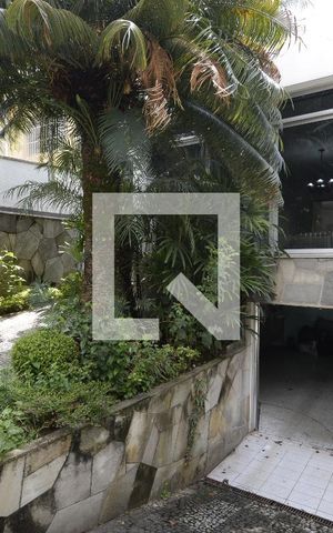 Casa à venda com 215m², 3 quartos e 2 vagasGaragem