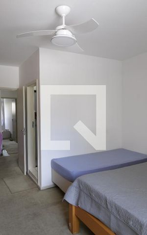 Casa à venda com 215m², 3 quartos e 2 vagasSuíte