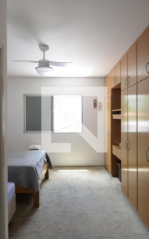 Casa à venda com 215m², 3 quartos e 2 vagasSuíte