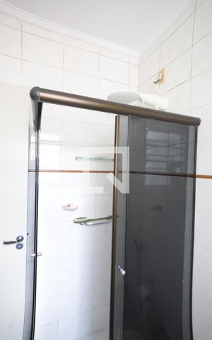 Casa à venda com 215m², 3 quartos e 2 vagasBanheiro