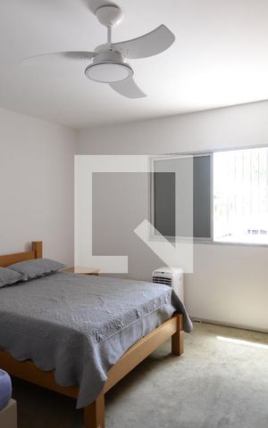Casa à venda com 215m², 3 quartos e 2 vagasSuíte