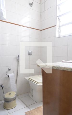 Casa à venda com 215m², 3 quartos e 2 vagasBanheiro